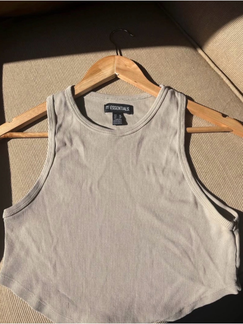 5 ESSENTIALS Ribbed Cropped Tank - Picture 3 of 5